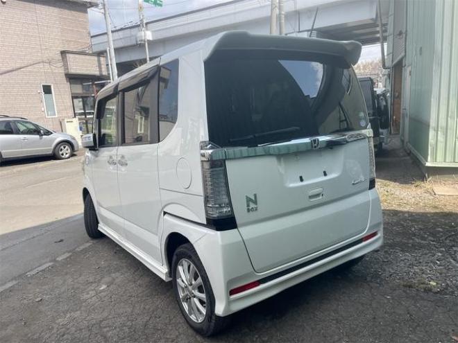 N-BOXカスタム Ｇ・Ｌパッケージ　後期モデル　４ＷＤ　新在庫値　下げ中！ＧＷスペシャル！　ＥＴＣ　バックカメラ　両側スライド・片側電動　ナビ　ＴＶ　ＨＩＤ　スマートキー　アイドリングストップ　シートヒーター　ベンチシート 4WD 660 5Dr