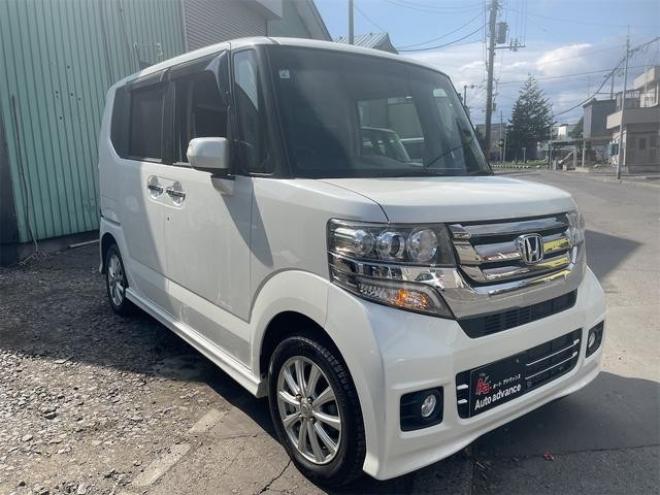 N-BOXカスタム Ｇ・Ｌパッケージ　後期モデル　４ＷＤ　新在庫値　下げ中！ＧＷスペシャル！　ＥＴＣ　バックカメラ　両側スライド・片側電動　ナビ　ＴＶ　ＨＩＤ　スマートキー　アイドリングストップ　シートヒーター　ベンチシート 4WD 660 5Dr