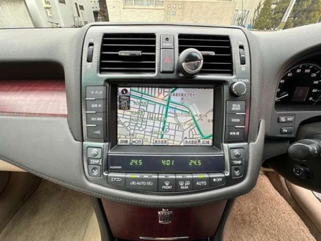 クラウンロイヤル 3.0 ロイヤルサルーン i-Four 4WD　純正HDDナビ　ビルトインETC　プッシュスタート　地デジ　純正アルミホイール夏　バックモニター　横滑り防止装置 3000