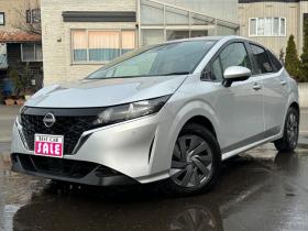 ノート　1.2 S FOUR 4WD　ナビ　Bluetooth　アラウンドビューモニター　バックモニター　　オートホールド　アイドリングストップ　USB　スチールホイール冬　レーンキープアシスト　横滑り防止装置　コーナーセンサー　シートヒーター 1200
