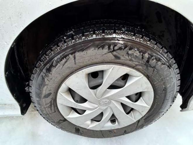 ヤリス1.5 X 4WD　衝突安全ボディー　オートライト　ナビバックモニター　ETC　衝突軽減ブレーキシステム　　レーンアシスト 1500