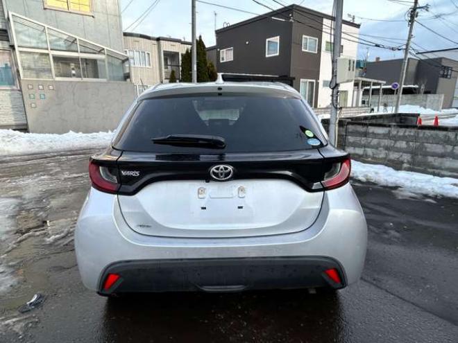 ヤリス1.5 X 4WD　衝突安全ボディー　オートライト　ナビバックモニター　ETC　衝突軽減ブレーキシステム　　レーンアシスト 1500