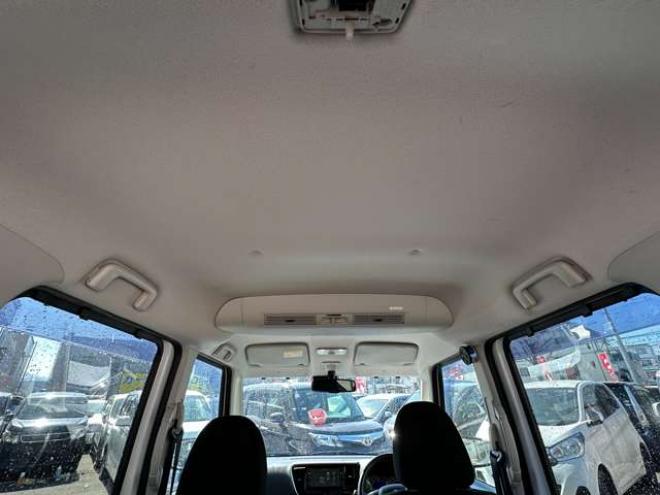 デイズルークスハイウェイスター Gターボ 4WD　ワンタッチ両側オートスライドドア　ナビ　Bluetooth　地デジ　運転席シートヒーター　衝突軽減ブレーキ　アイドリングストップ　横滑り防止装置　アラウンドビューモニター　バックモニター　純正アルミホイール 660