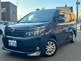 ヴォクシー　2.0 X 4WD　電動スライドドア　冬タイヤセット　ドラレコ　アクセル踏み間違い防止装置 ナビTVバックモニター 2000