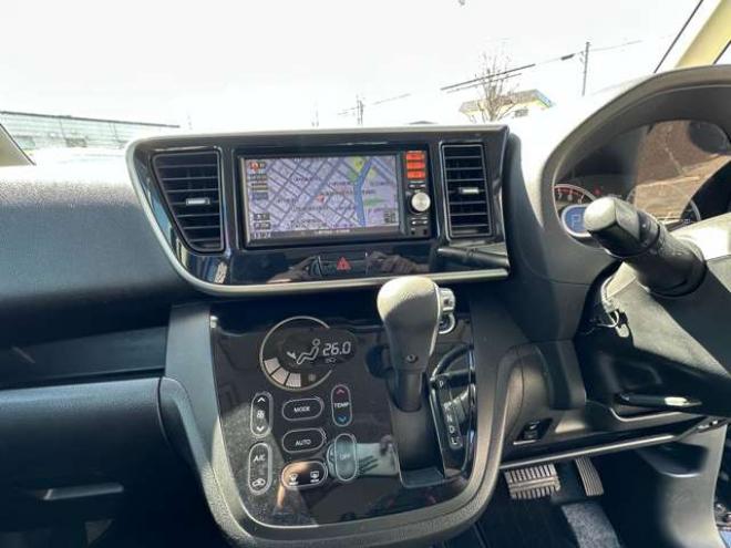 デイズルークスハイウェイスターX 4WD　片側パワースライドドア　SDナビ　地デジ　運転席シートヒーター　アイドリングストップ　アラウンドビューモニター　バックモニター　純正アルミホイール夏　プッシュスタート　インテリジェントキー 660