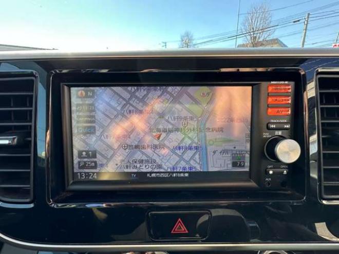 デイズルークスハイウェイスターX 4WD　片側パワースライドドア　SDナビ　地デジ　運転席シートヒーター　アイドリングストップ　アラウンドビューモニター　バックモニター　純正アルミホイール夏　プッシュスタート　インテリジェントキー 660