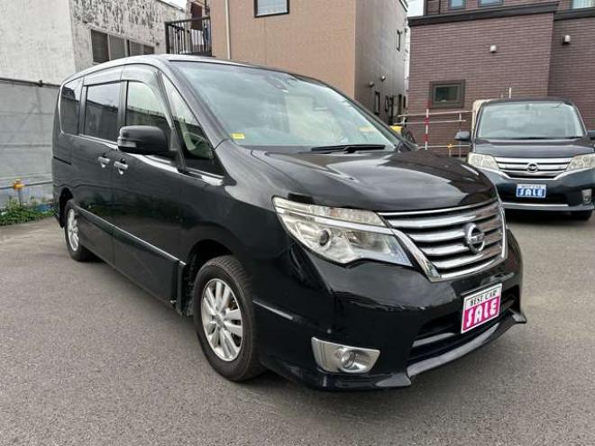 セレナ2.0 ハイウェイスター 4WD　左側パワースライドドア　Bluetooth 2000