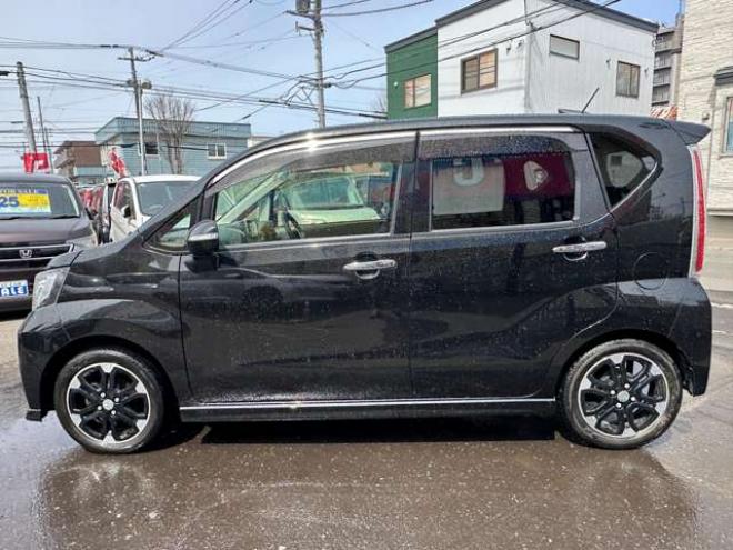 ムーヴカスタム RS ハイパー SAII 4WD　純正ナビ　Bluetooth　フルセグTV　バックカッメラ　衝突軽減ブレーキ　横滑り防止装置　プッシュスタート　純正アルミホイール夏 660