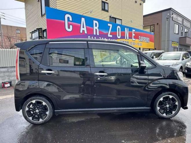ムーヴカスタム RS ハイパー SAII 4WD　純正ナビ　Bluetooth　フルセグTV　バックカッメラ　衝突軽減ブレーキ　横滑り防止装置　プッシュスタート　純正アルミホイール夏 660