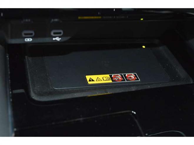 アルファードハイブリッド 2.5 エグゼクティブ ラウンジ E-Four 4WD　ワンオーナー車ハイブリッド4WDトヨタセーフティセンス7人乗りコネクティックナビ対応14インチディスプレイオーディオリアエンターテイメント本革サンルーフデジタルインナーミラーJBLプレミアムサウンドETC 2500