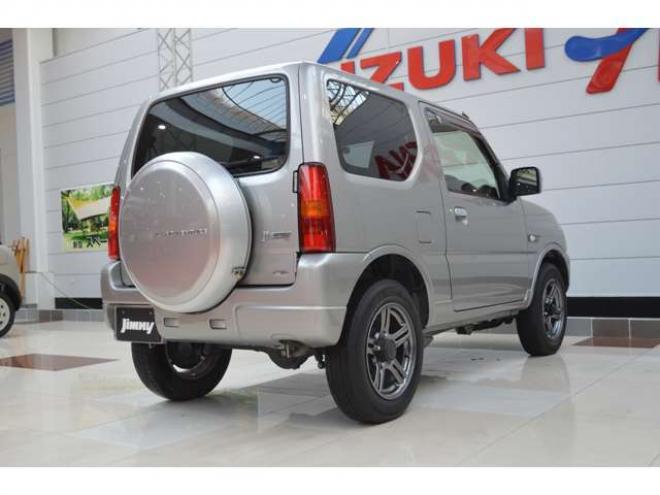 ジムニーランドベンチャー 4WD　ワンオーナー特別仕様車5速マニュアル4WDターボハーフレザーシートヒーターETCドライブレコーダー 660