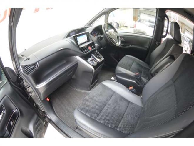 ヴォクシー2.0 ZS 煌III 4WD　ワンオーナー7人乗り4WD寒冷地仕様車トヨタセーフティセンスプリクラッシュセーフティ7インチワイドナビTVバックカメラ両側オートスライドドアETCハイビームアシストLEDヘッドライトクルーズコントロール 2000