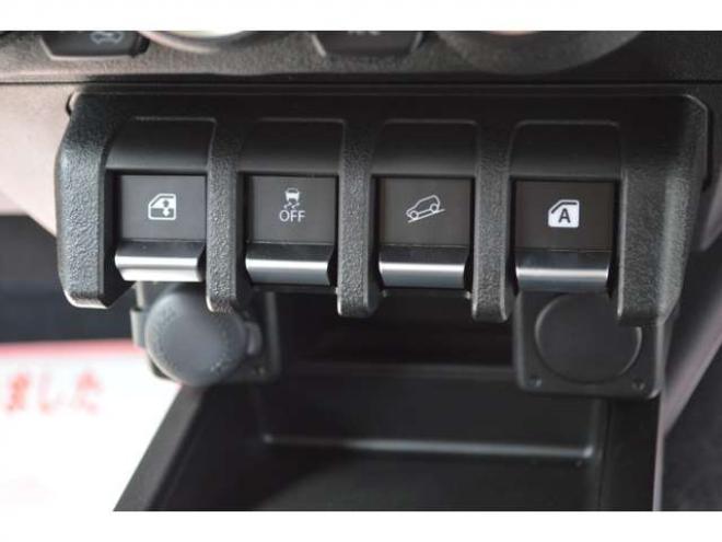 ジムニーXC 4WD　ワンオーナー車4WDターボ横滑り防止装置セーフティサポート搭載アイドリングストップ横滑り防止装置クルーズコントロールハイビームアシストLEDライト 登録済未使用車 660
