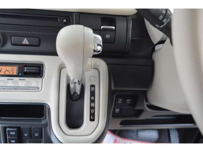 ワゴンRスマイルハイブリッド X 4WD　クリームコーデセーフティサポートスズキコネクト対応9インチ全方位ナビLEDハイブリット4WDセーフティサポート搭載アイドリングストップハイビームアシストLEDライト両側オートスライドドアパーキングセンサー 登録済未使用車 660