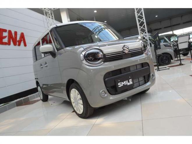 ワゴンRスマイルハイブリッド X 4WD　クリームコーデセーフティサポートスズキコネクト対応9インチ全方位ナビLEDハイブリット4WDセーフティサポート搭載アイドリングストップハイビームアシストLEDライト両側オートスライドドアパーキングセンサー 登録済未使用車 660