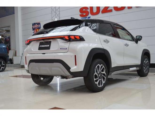 フロンクス1.5 4WD　ワンオーナー車ハイブリット4WDセーフティサポート搭載4WDスズキコネクト対応通信機装着車アダプティブクルーズコントロール全方位モニター付き9インチナビTVバックカメラハイビームアシストLEDライト 1500