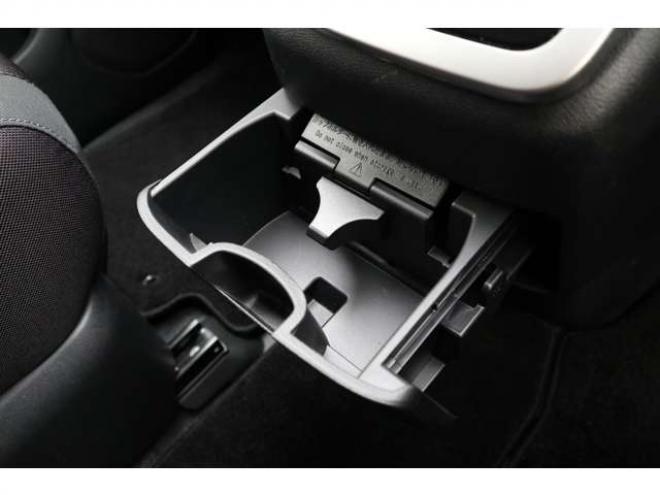 セレナ2.0 ハイウェイスター 4WD　純正フルセグナビ　アラウンドビューカメラ　両側電動スライドドア　ハンズフリーオートスライドドア　インテリジェントパーキングアシスト　クルーズコントロール 2000