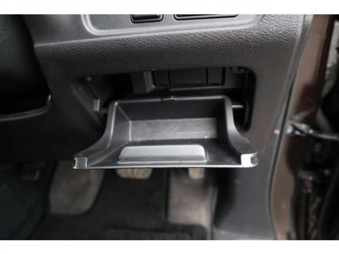 セレナ2.0 ハイウェイスター 4WD　純正フルセグナビ　アラウンドビューカメラ　両側電動スライドドア　ハンズフリーオートスライドドア　インテリジェントパーキングアシスト　クルーズコントロール 2000