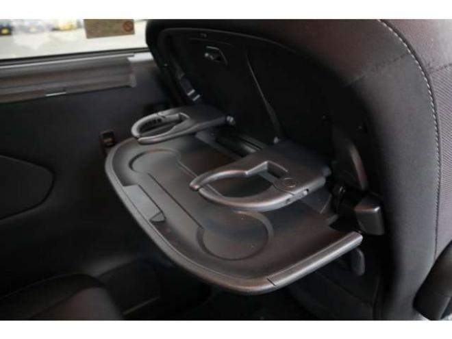 セレナ2.0 ハイウェイスター 4WD　純正フルセグナビ　アラウンドビューカメラ　両側電動スライドドア　ハンズフリーオートスライドドア　インテリジェントパーキングアシスト　クルーズコントロール 2000