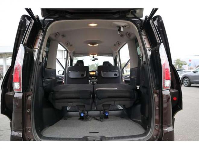 セレナ2.0 ハイウェイスター 4WD　純正フルセグナビ　アラウンドビューカメラ　両側電動スライドドア　ハンズフリーオートスライドドア　インテリジェントパーキングアシスト　クルーズコントロール 2000