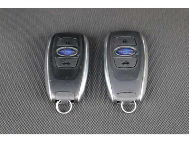 XV2.0e-L アイサイト 4WD　純正フルセグナビ　バックカメラ　ETC　電動パーキングブレーキ　オートビークルホールド　アダプティブクルーズコントロール 2000