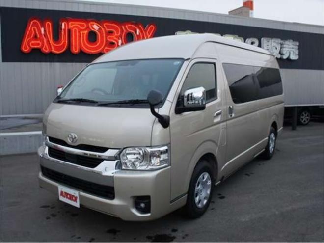 ハイエース2.7 グランドキャビン 4WD　令和8年2月登録　登録済未使用車 走行7キロ　パノラミックビューモニター デジタルインナーミラー　LEDヘッドランプ　LEDフォグランプ　ベージュメタリック　メーカー保証付 登録済未使用車 2700