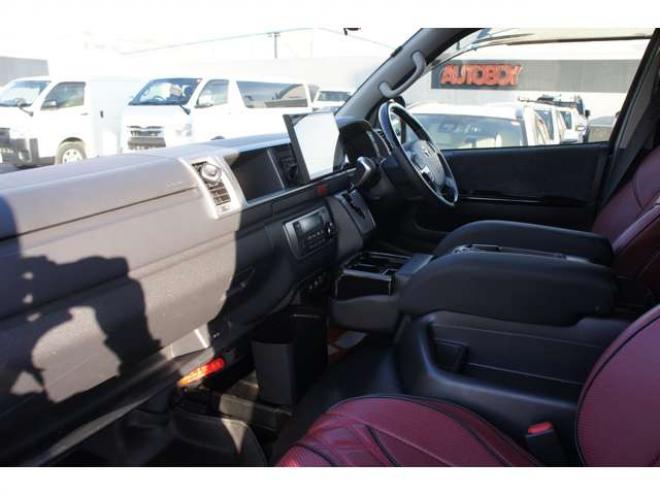 ハイエース2.7 GL ロング ミドルルーフ 4WD　IFUU製　IF-WB8　10人乗り対面ラウンジベッド仕様　415COBRAクリーンルック3フロントスポイラー&バッドラッカー毒牙18インチAW　イクリプス製10.1インチフローティングナヒ　純正EGスターター 2700