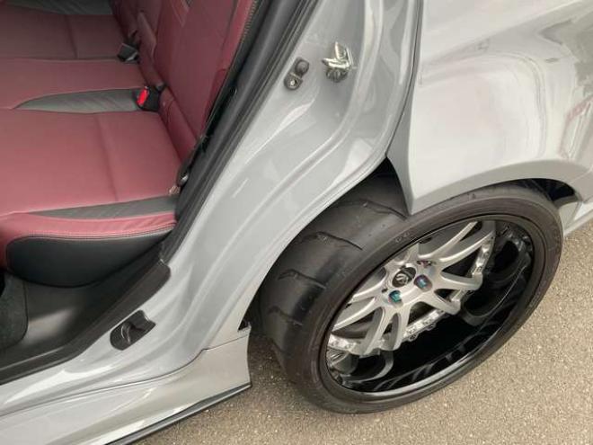 レヴォーグ2.0 STI スポーツ アイサイト 4WD　東京オートサロン2020受賞車　フロント片側60mmワイド　リア片側85mmワイド　ナルドグレー全塗装　BRIDEセミバケットシート　WRX後期Fバンパー　フロント6POTキャリパー　CUSCO製車高調　車幅公認済み 2000