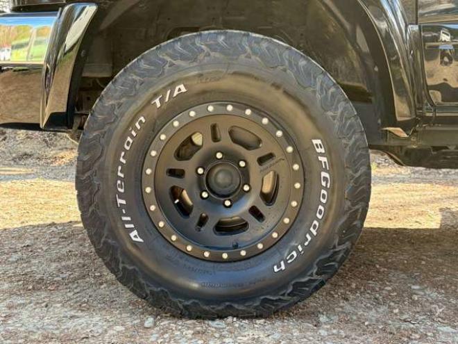 ハイラックスサーフ2.7 SSR-X Vセレクション 4WD　社外ナビ　バックカメラ　リフトアップ　社外アルミホイール　エアコン　ETC　ドライブレコーダー　パワステ　パワーウィンドウ　ABS　キーレスエントリー　ルーフレール 2700