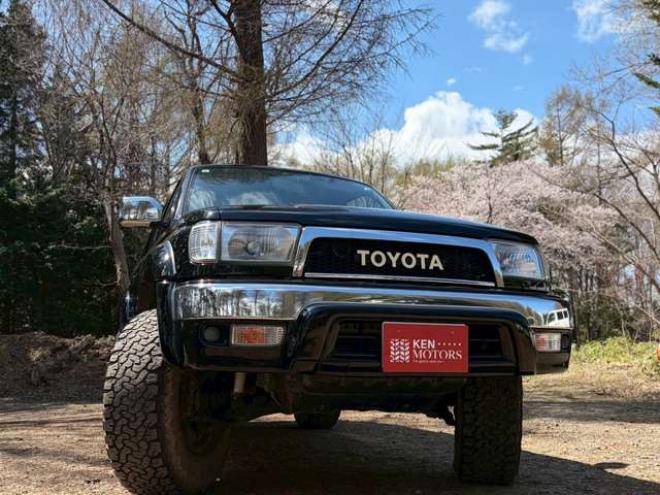 ハイラックスサーフ2.7 SSR-X Vセレクション 4WD　社外ナビ　バックカメラ　リフトアップ　社外アルミホイール　エアコン　ETC　ドライブレコーダー　パワステ　パワーウィンドウ　ABS　キーレスエントリー　ルーフレール 2700