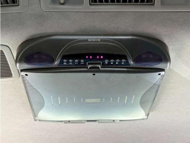 ハイエースコミューター 2.5 GL ディーゼルターボ 4WD　社外アルミ　パワステ　パワーウィンドウ　キーレスエントリー　ETC　ドライブレコーダー　片側電動スライドドア　後席モニタ　TV　ナビ　バックカメラ　エアコン　ABS　横滑り防止装置　全塗装済 2500