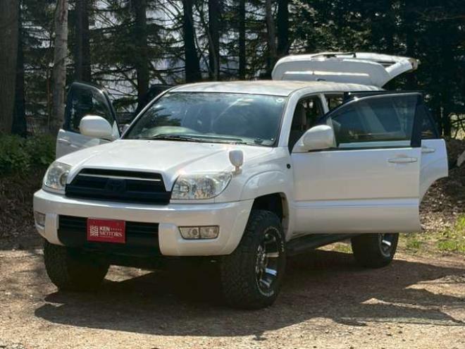 ハイラックスサーフ2.7 SSR-G 4WD　禁煙車　パワステ　パワーウィンドウ　ETC　社外ナビ　バックカメラ　キーレスエントリー　リフトアップ　エンジンスターター　寒冷地仕様　ABS　エアコン　盗難防止装置　社外アルミホイール 2700