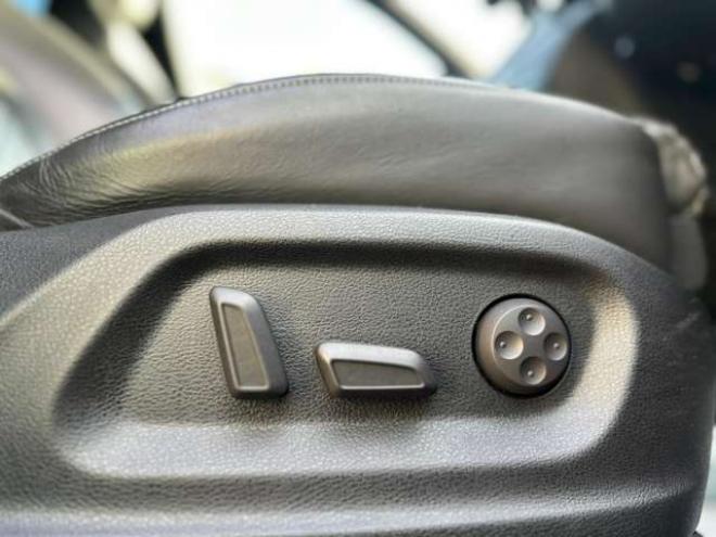 アウディRS Q3 2.5 4WD　ナビTV/Bカメラ/パワーシート/純正AW 正規輸入車 2500