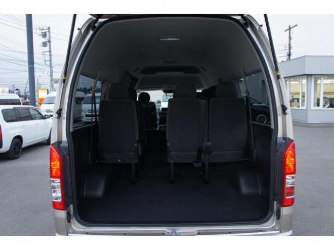 ハイエース2.7 グランドキャビン 4WD　令和8年2月登録　登録済未使用車 走行7キロ　パノラミックビューモニター デジタルインナーミラー　LEDヘッドランプ　LEDフォグランプ　ベージュメタリック　メーカー保証付 登録済未使用車 2700
