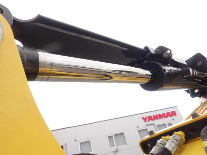 バックホーヤンマー　VIO30-6　バケット容量0.12m3