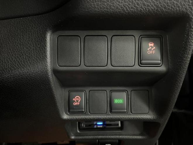 エクストレイル２０Ｘ　エクストリーマーＸ　エマージェンシーブレーキＰＫＧ　本州仕入　禁煙車　寒冷地仕様　エマージェンシーブレーキ　純正１７インチＡＷ　社外１７ＡＷ＋スタッドレスタイヤ付　ケンウッドナビ　フルセグ地デジ　ＤＶＤ再生　Ｂｌｕｅｔｏｏｔｈ対応　バックカメラ　ＥＴＣ 4WD 2000 5Dr