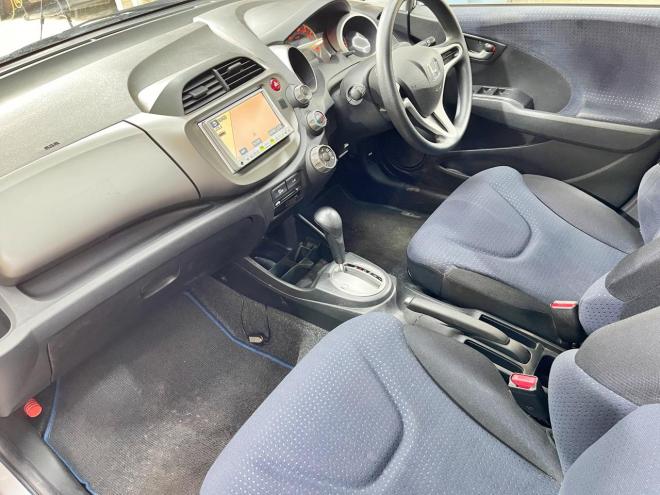フィット1.3G 4WD 5年保証 ナビTV Bカメ 自社認証工場 車検整備2年付 修復歴無 寒冷地仕様 禁煙