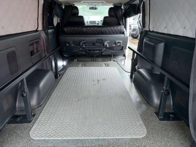 ハイエースバン3.0 スーパーGL ロング ディーゼルターボ 4WD　社外ナビ　地デジ　バックカメラ　ベットキット　ETC　記録簿　パワステ　パワーウィンドウ　エアコン　キーレスエントリー　盗難防止装置　ABS 3000