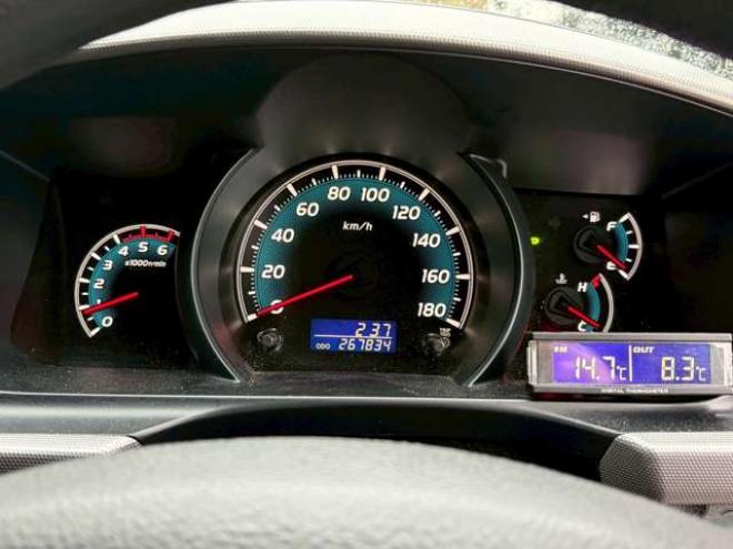 ハイエースバン3.0 スーパーGL ロング ディーゼルターボ 4WD　社外ナビ　地デジ　バックカメラ　ベットキット　ETC　記録簿　パワステ　パワーウィンドウ　エアコン　キーレスエントリー　盗難防止装置　ABS 3000