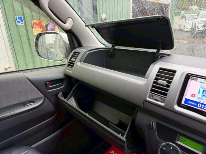 ハイエースバン3.0 スーパーGL ロング ディーゼルターボ 4WD　社外ナビ　地デジ　バックカメラ　ベットキット　ETC　記録簿　パワステ　パワーウィンドウ　エアコン　キーレスエントリー　盗難防止装置　ABS 3000