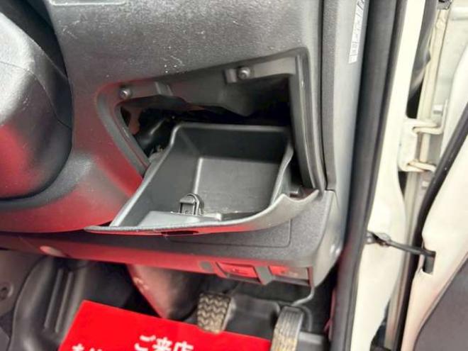 ハイエースバン3.0 スーパーGL ロング ディーゼルターボ 4WD　社外ナビ　地デジ　バックカメラ　ベットキット　ETC　記録簿　パワステ　パワーウィンドウ　エアコン　キーレスエントリー　盗難防止装置　ABS 3000