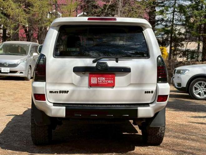 ハイラックスサーフ2.7 SSR-G 4WD　禁煙車　パワステ　パワーウィンドウ　ETC　社外ナビ　バックカメラ　キーレスエントリー　リフトアップ　エンジンスターター　寒冷地仕様　ABS　エアコン　盗難防止装置　社外アルミホイール 2700