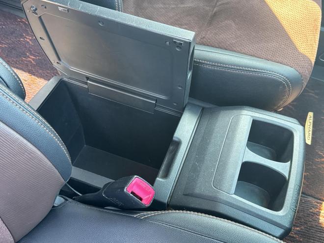 アルファード2.4 240SタイプゴールドⅡ 4WD　ローンが不安な方＜優遇ローン＞　後期型　純正8型ナビ　後席モニター　両側パワスラ 4WD 2400 5Dr
