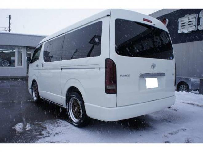 ハイエース2.7 GL ロング ミドルルーフ 4WD　ワンオーナー　ケンウッド9インチナビTV　Bカメラ　フリップダウンモニター　ワークエクストラップ17インチAW　415コブラフロントスポイラー　ベッドキット　LEDヘッドライト　スマキー　AC100V 2700