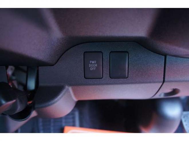 ハイエースファインテックツアラー4WD　R8.1登録済未使用車　デジタルインナーミラー　パノラミックビューモニター　寒冷地仕様　セカンドシート&サードシートオットマン付きキャプテンシート　10人乗り 登録済未使用車 2700