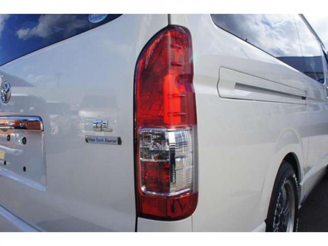 ハイエース2.7 GL ロング ファインテックツアラー 4WD　アルパインBIG-Xナビ&後席フリップダウンモニター　両側パワースライドドア　社外ETC　ISOFIX対応キャプテンシート　415COBRAクリーンルック3Fスポイラー　BADRACKER17インチAW　ドラレコ 2700