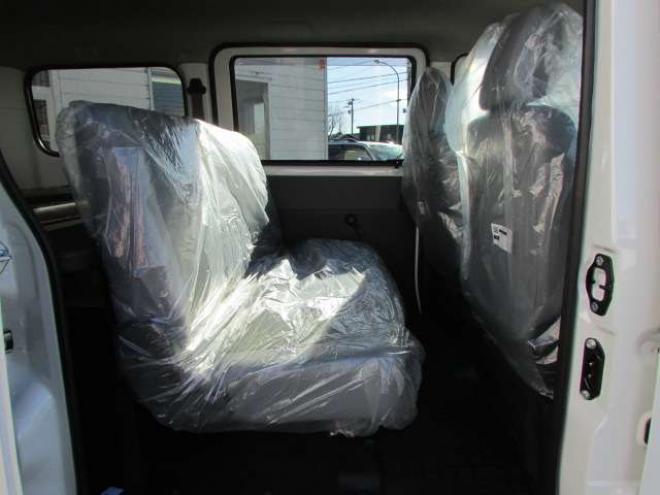 タウンエースバン1.5 GL 4WD　登録済未使用車/スマートアシスト/LEDヘッドライト/ベッドキット/MAD CROSS14インチホイール+ジオランダーX-AT/キーレス/アイドリングストップ/ディスプレイオーディオ 登録済未使用車 1500