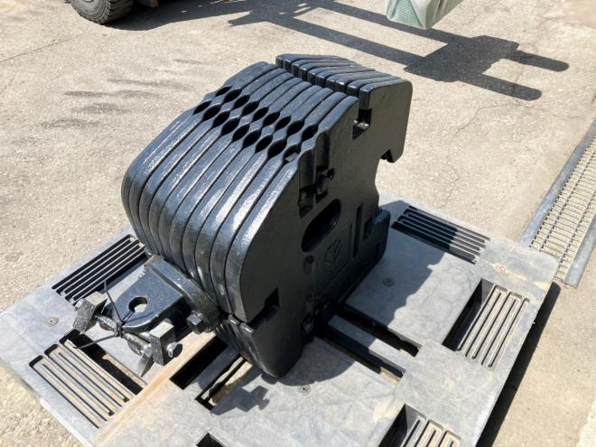 農機補助部品ニューホランド　中古　トラクターウェイト　45kg×10枚　農機具