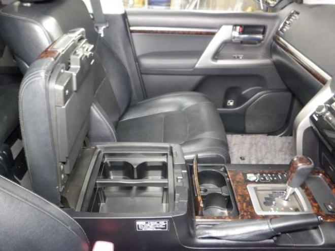 ランドクルーザー200 4.6 ZX 4WD　本州仕入・ナビ・TV・B/T・サンルーフ・革　Bカメラ・ガナドールマフラー・ヒッチメンバー・シートヒーター・エアコン・電動シート・電動リアゲート 4600