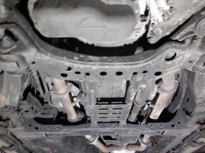 ランドクルーザー200 4.6 ZX 4WD　本州仕入・ナビ・TV・B/T・サンルーフ・革　Bカメラ・ガナドールマフラー・ヒッチメンバー・シートヒーター・エアコン・電動シート・電動リアゲート 4600
